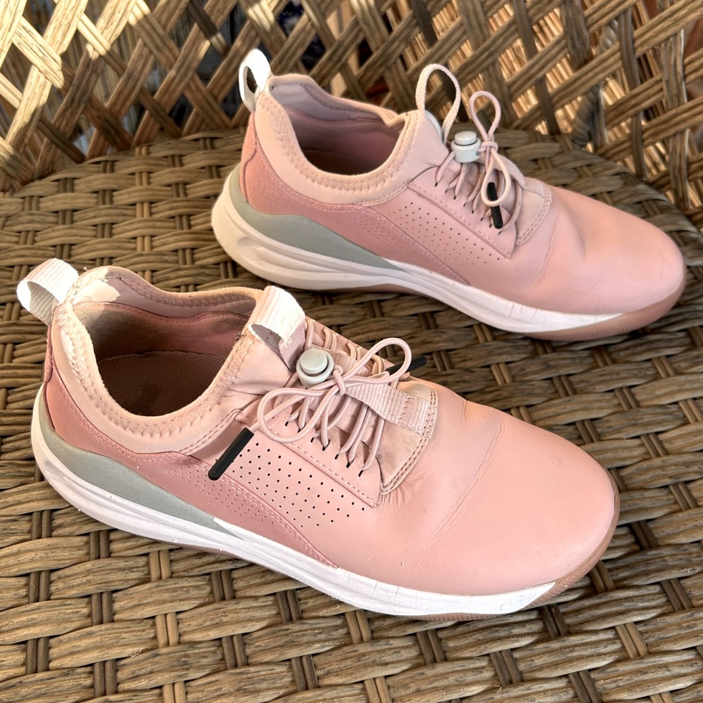 Clove Classic • Pink • Healthcare
Shoes Nursing Sneaker • size 8 • Waterproof